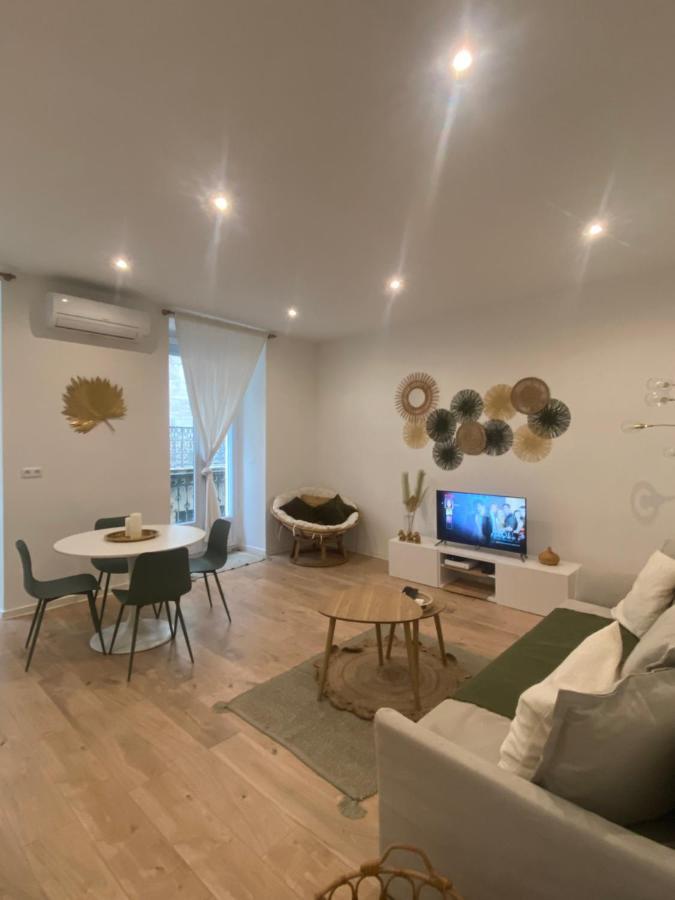 Le Casimir - Superbe T3 En Plein Centre Ville Renove Avec Gout - Wifi Béziers Buitenkant foto